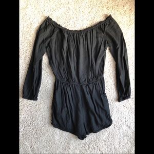 BLACK OFF THE SHOULDER ROMPER